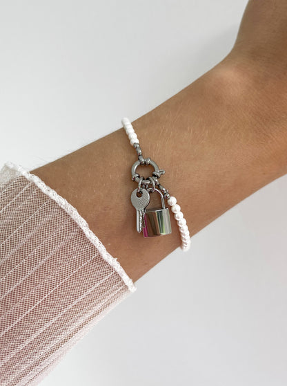 Charm ''Key'' und ''Lock'' am Armband ''Anela'' in silber